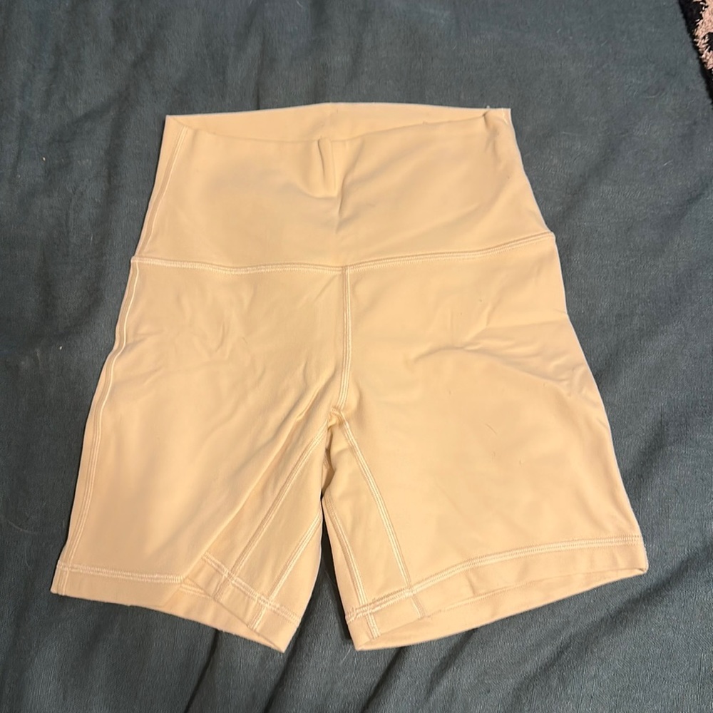 Lululemon align shorts 6” size 4 color is Prosecco